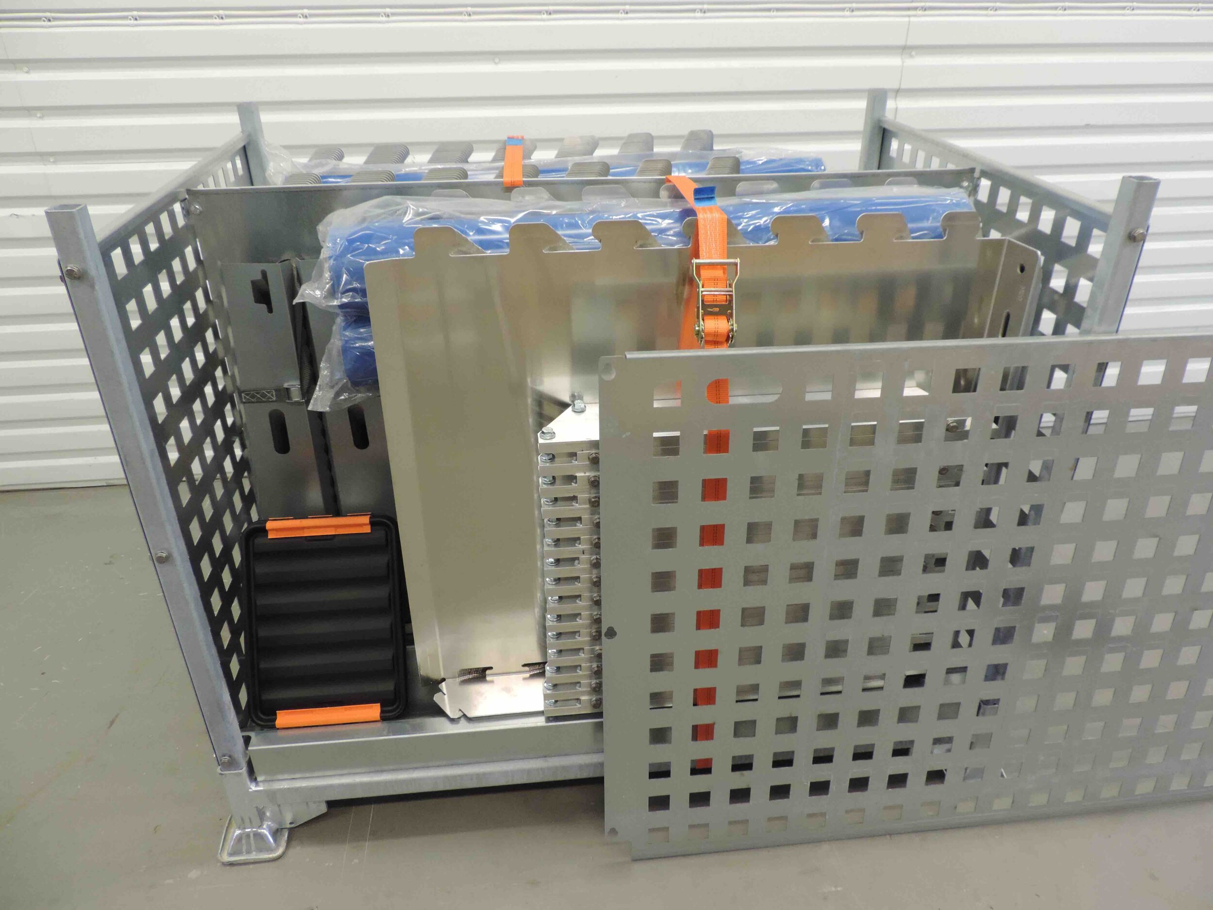 Inero logistics and compact storage